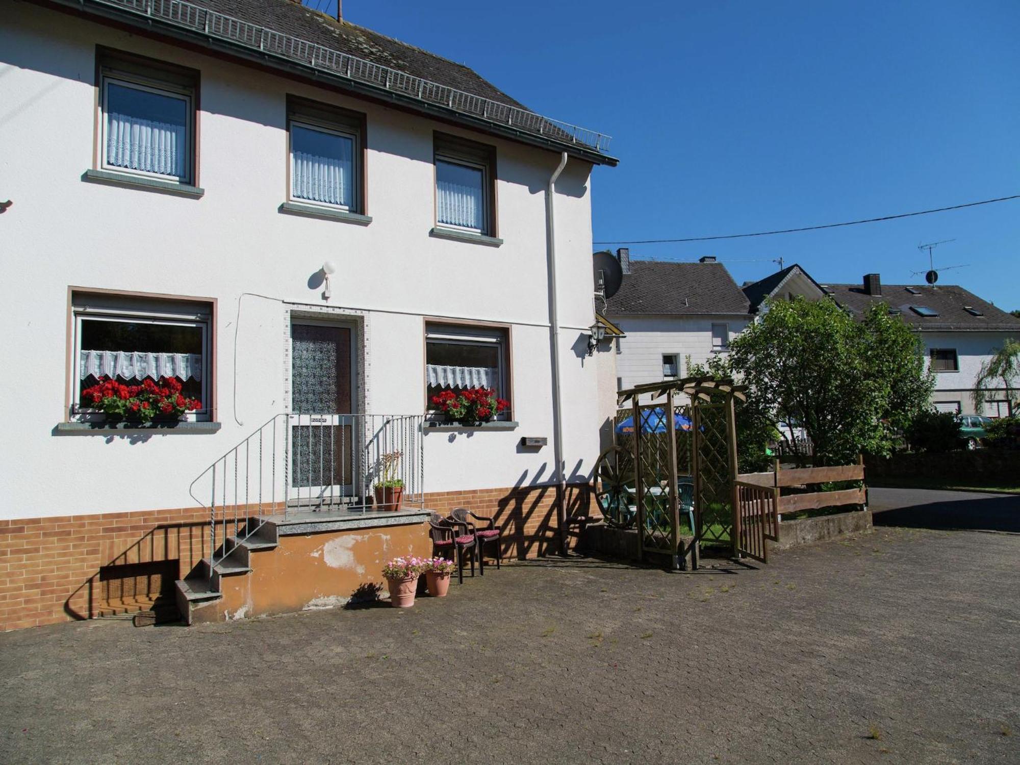 Spacious Holiday Home In Ulmen Near The Centre Esterno foto